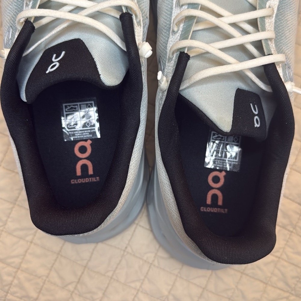 On Running Cloudtilt Size 10.5 Men - Picture 6 of 7